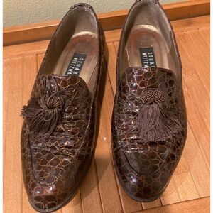Fantastic vintage stuart weitzmen tasseled loafers